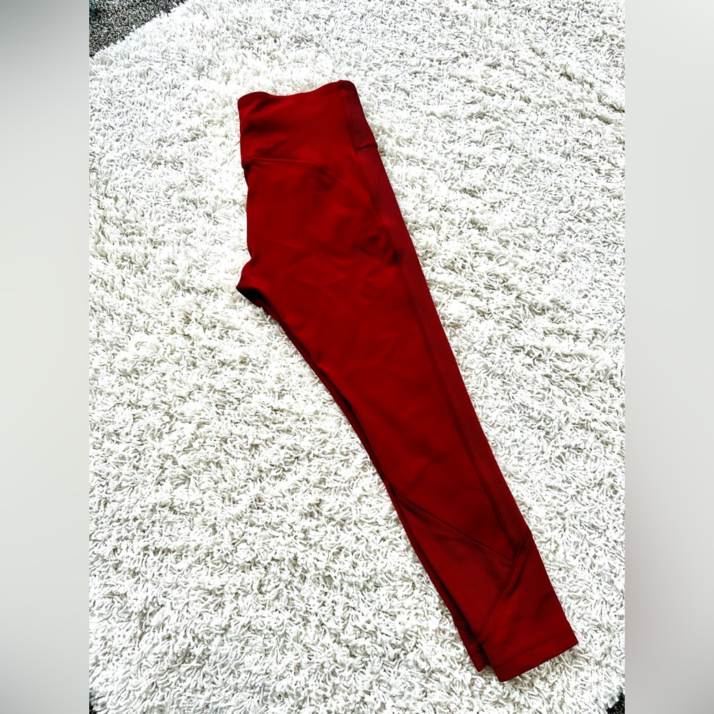Lululemon Red ribbed 7/8 leggings - very good condition!